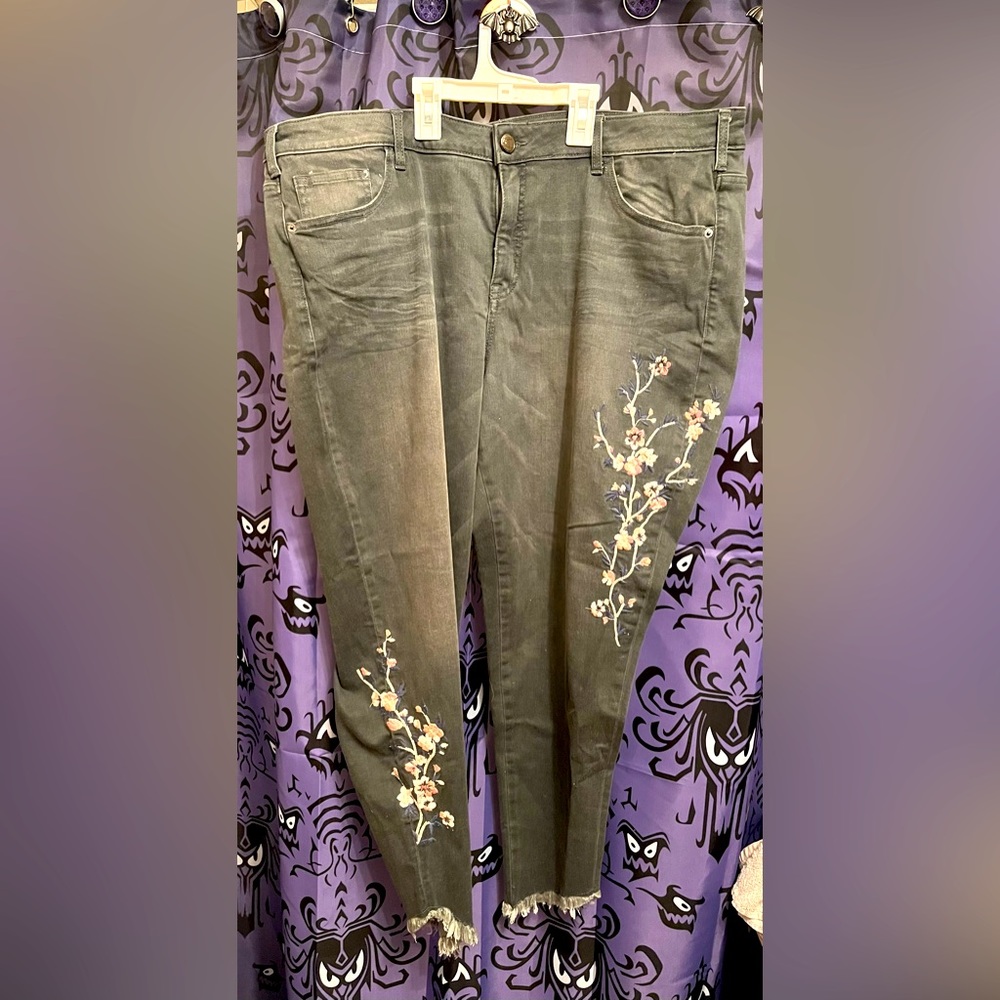 Charcoal grey shark bite embroidered denim capri by Lane Bryant